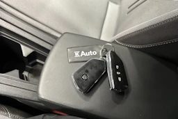 sininen SEAT Leon Sportstourer 2025 kuva 28.