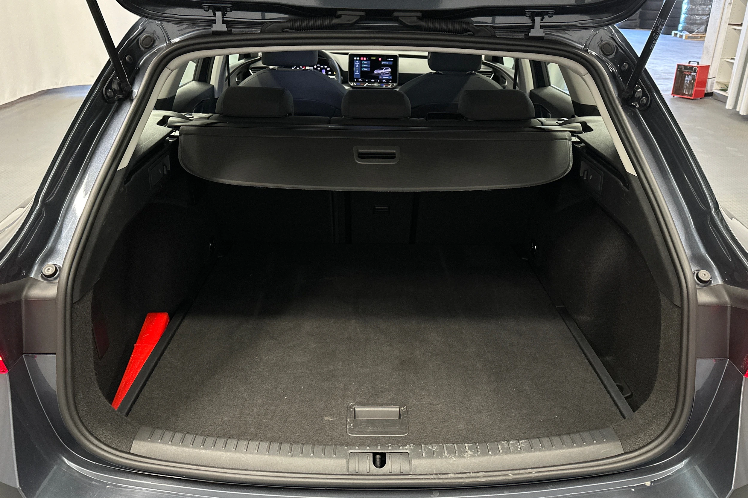 harmaa SEAT Leon Sportstourer 2025 kuva 15.