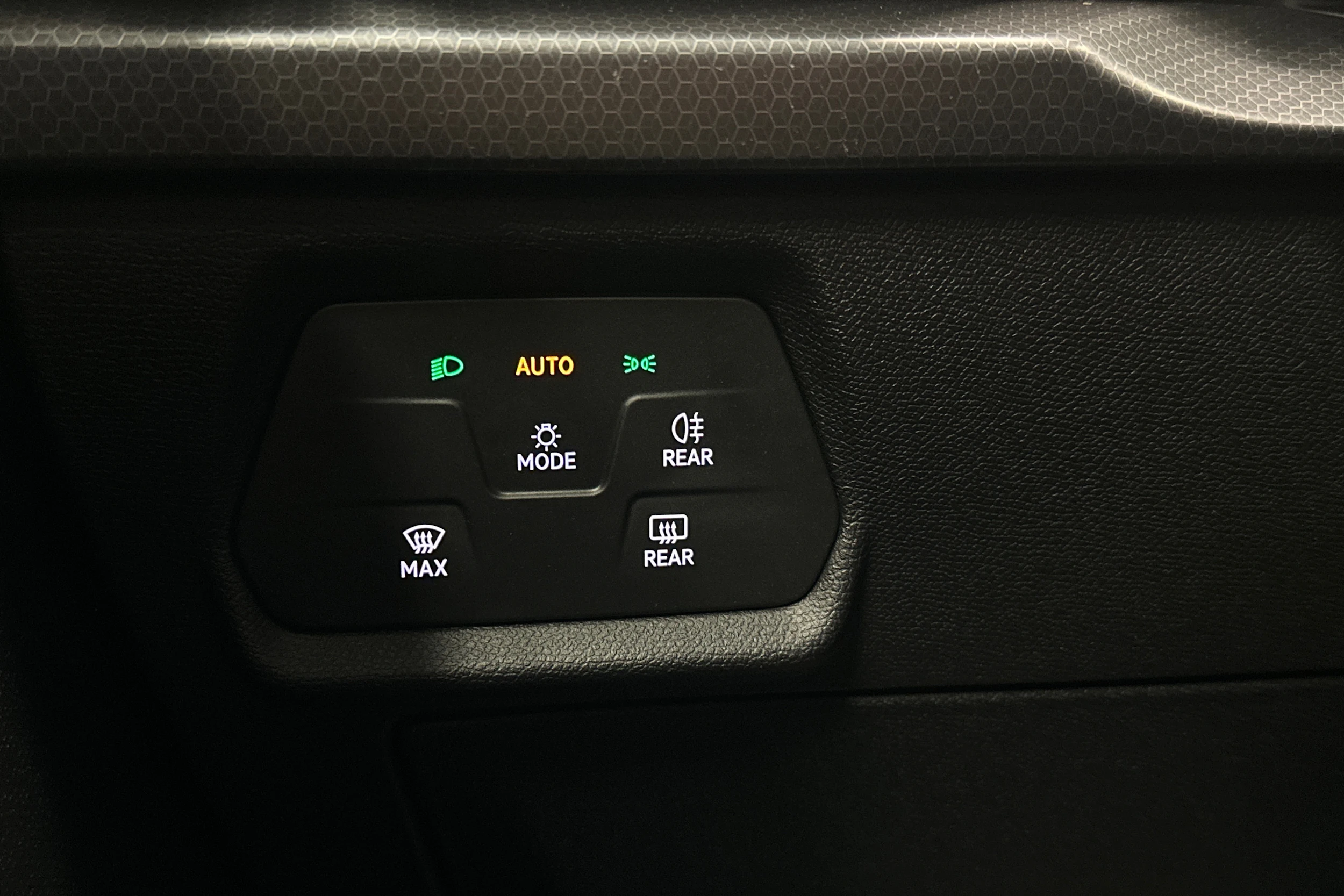harmaa SEAT Leon Sportstourer 2025 kuva 20.