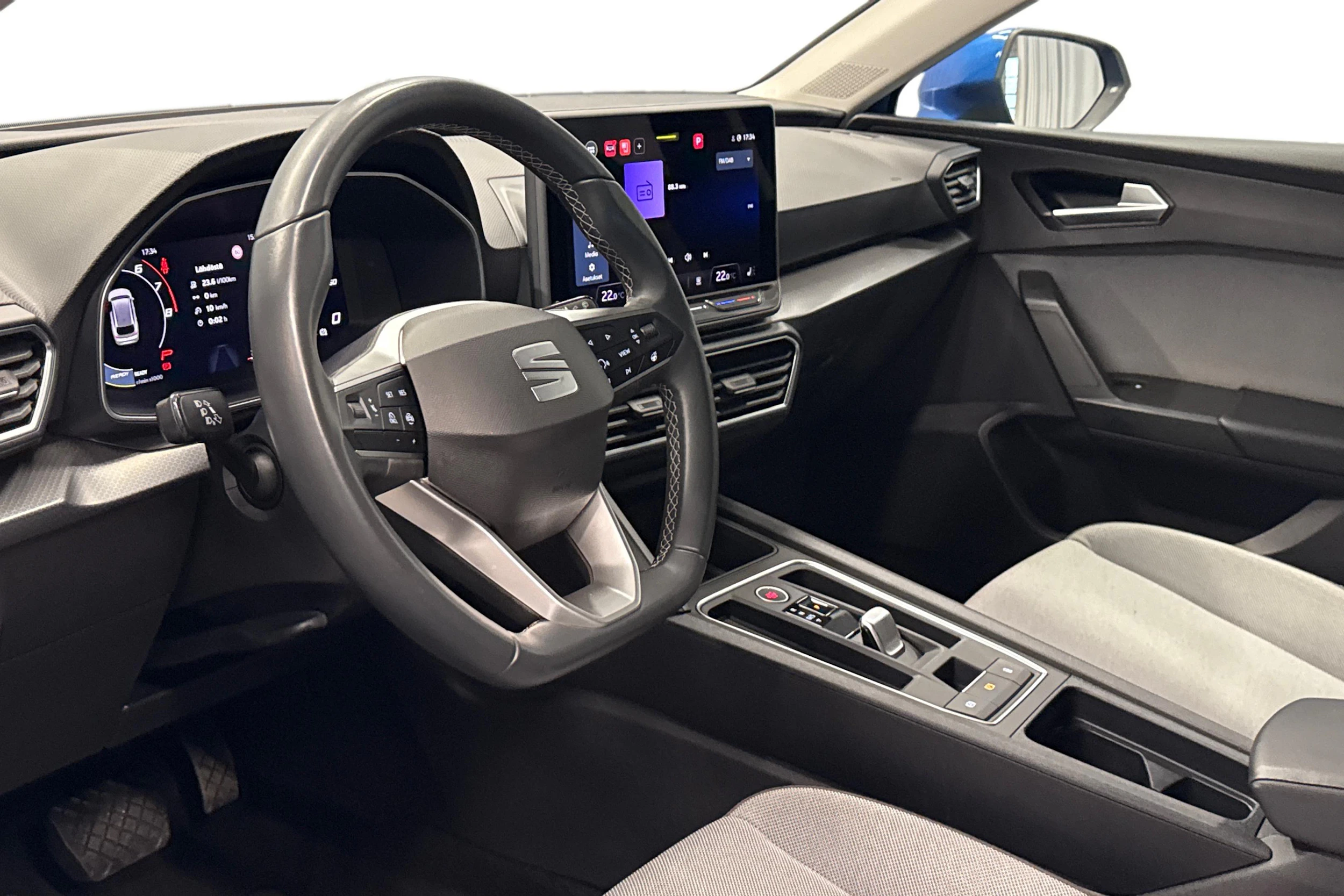 sininen SEAT Leon Sportstourer 2025 kuva 8.