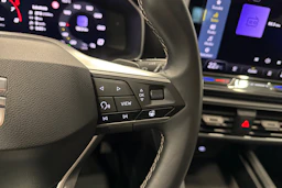 sininen SEAT Leon Sportstourer 2025 kuva 16.