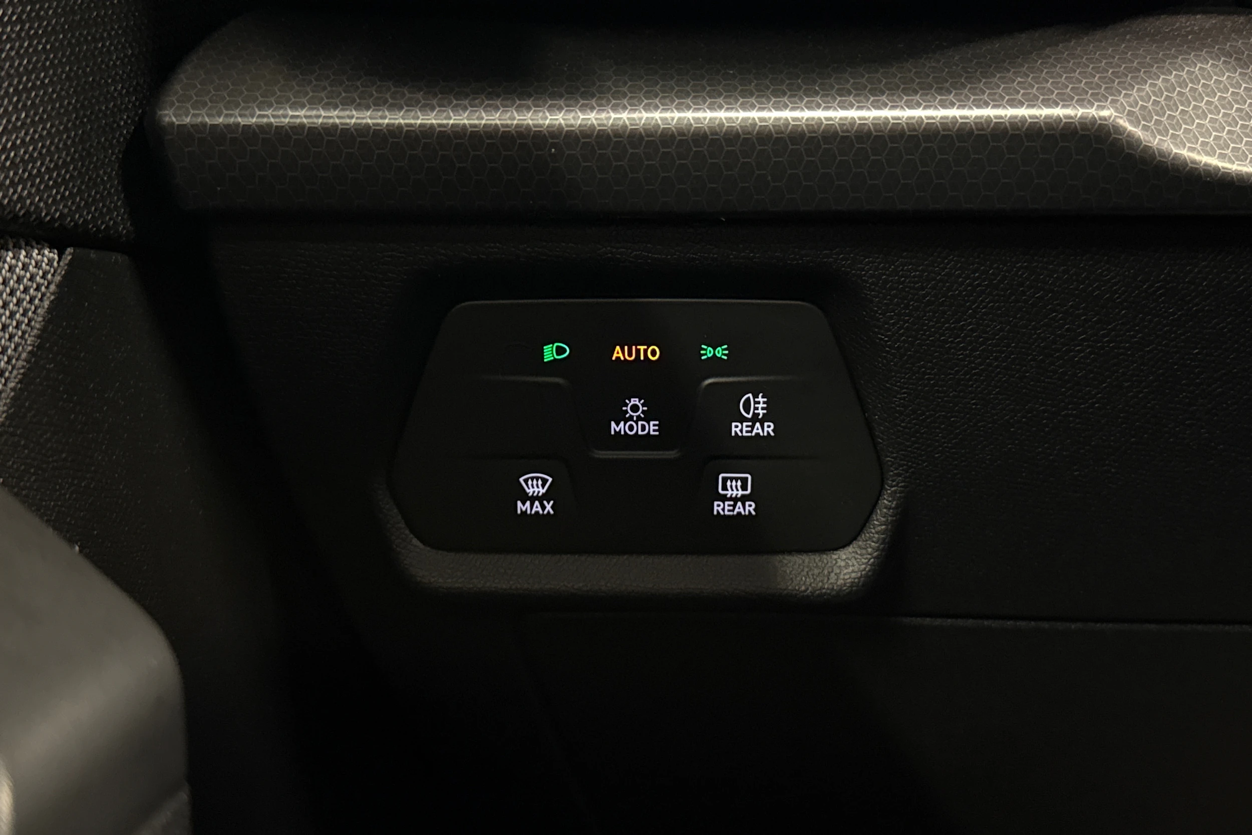 sininen SEAT Leon Sportstourer 2025 kuva 17.