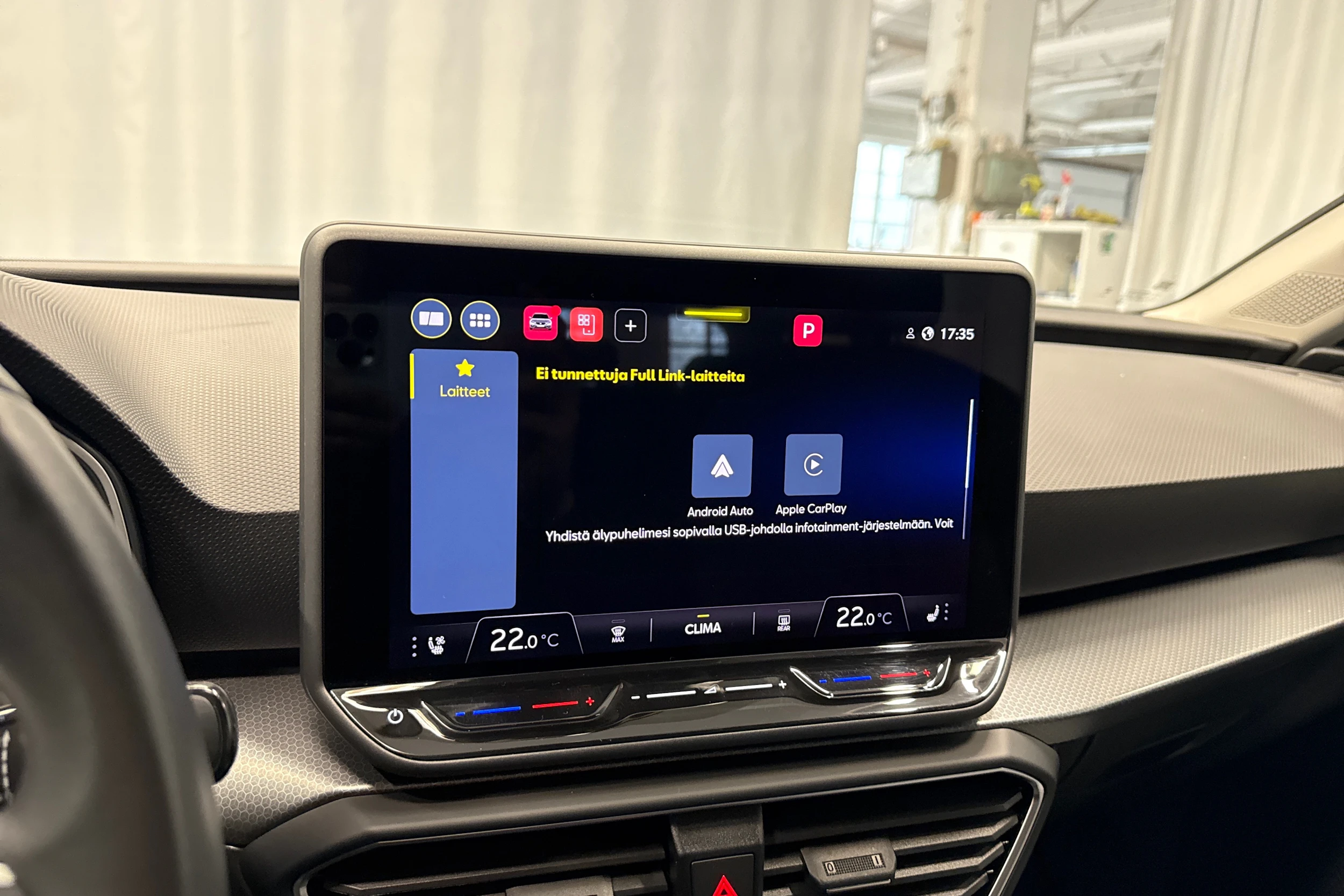 sininen SEAT Leon Sportstourer 2025 kuva 21.