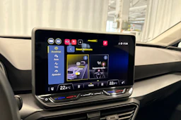 sininen SEAT Leon Sportstourer 2025 kuva 24.