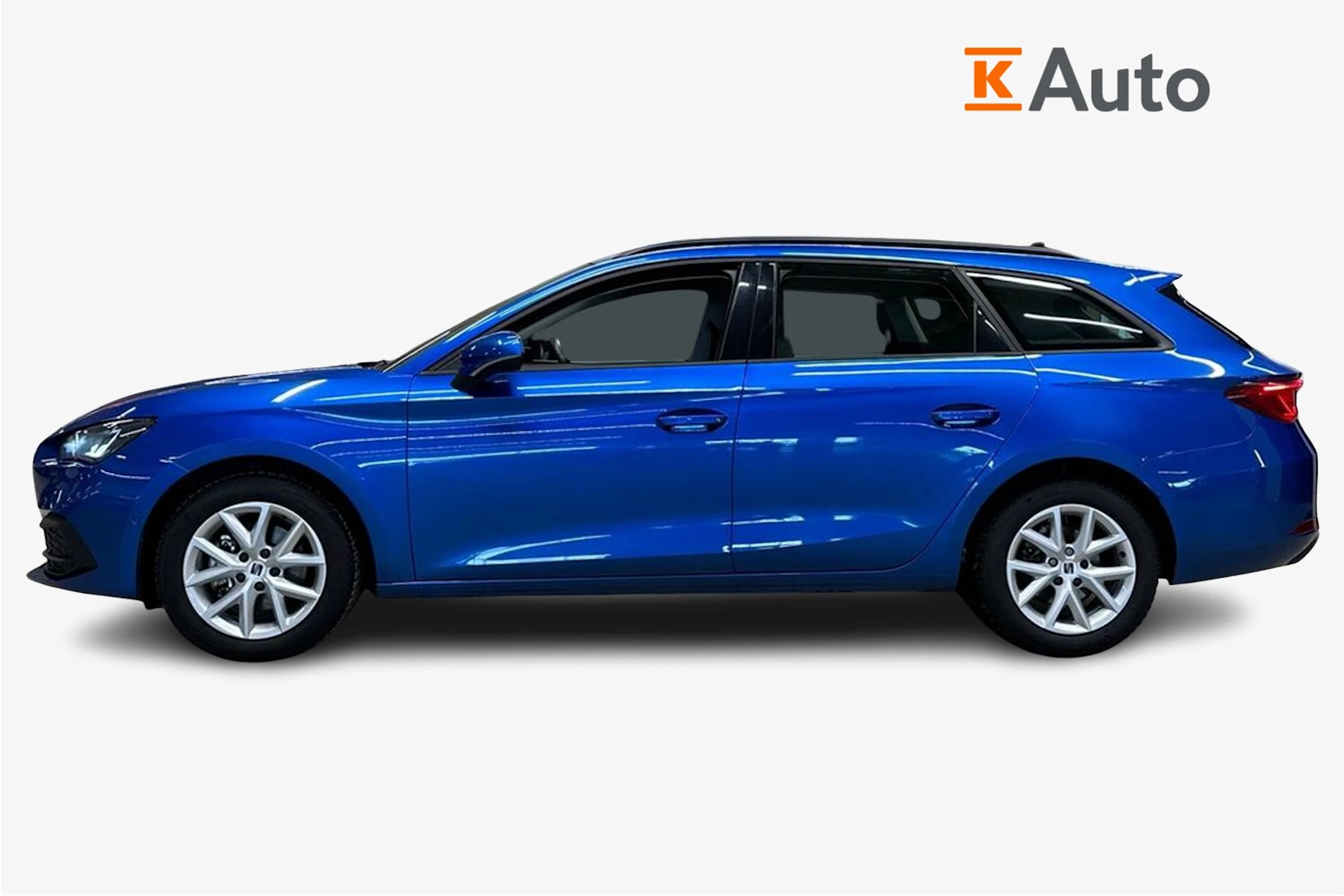 sininen SEAT Leon Sportstourer 2025 kuva 10.