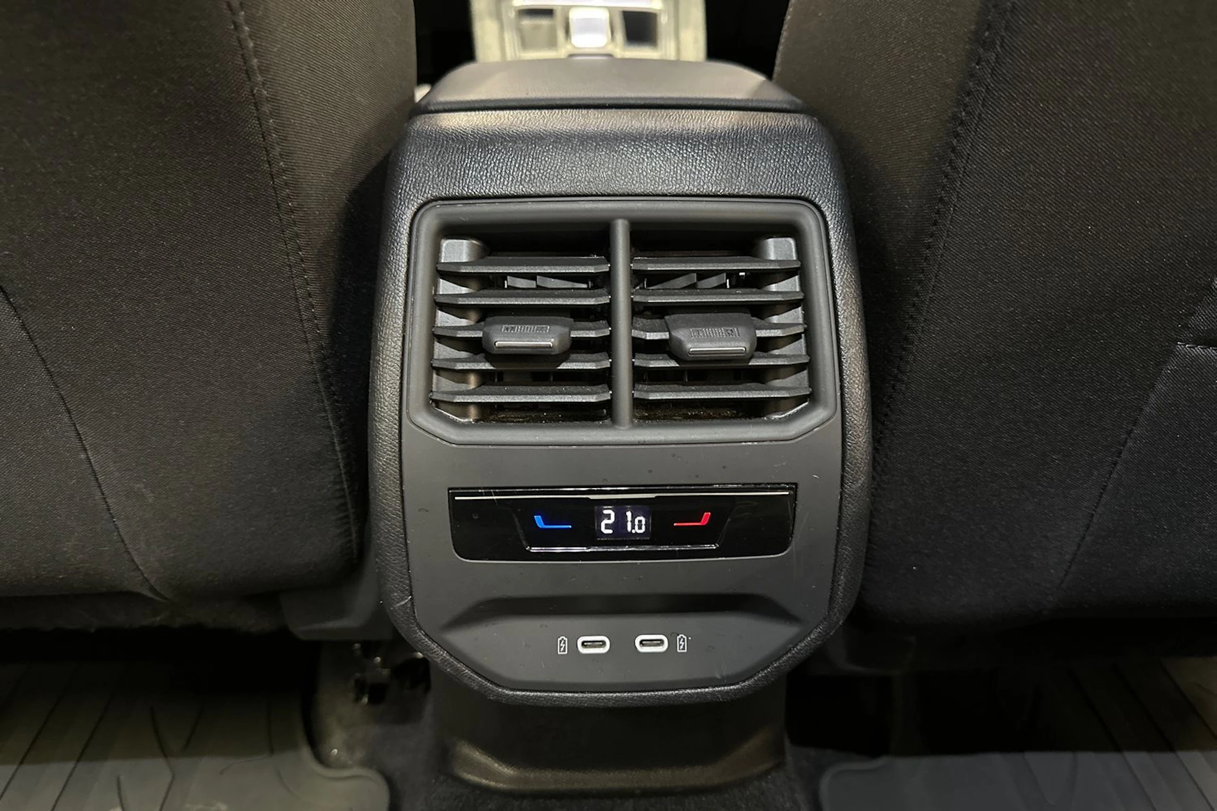 sininen SEAT Leon Sportstourer 2025 kuva 18.