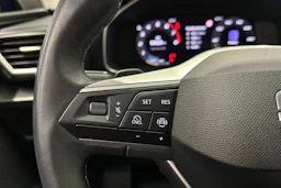 sininen SEAT Leon Sportstourer 2025 kuva 24.