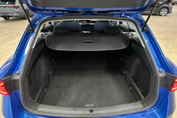 sininen SEAT Leon Sportstourer 2025 kuva 27.