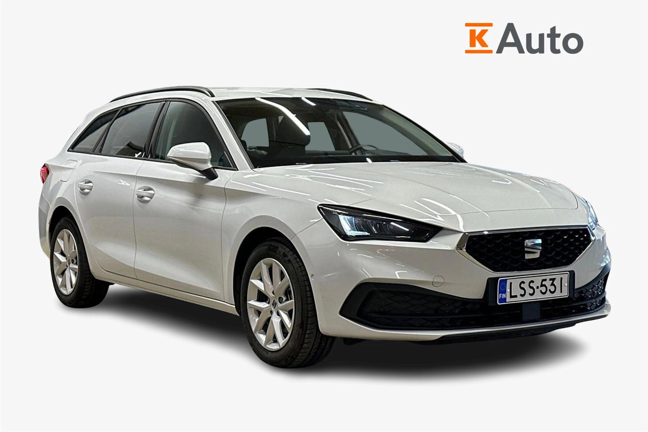 valkoinen SEAT Leon Sportstourer 2025 kuva 4.