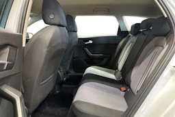 valkoinen SEAT Leon Sportstourer 2025 kuva 14.