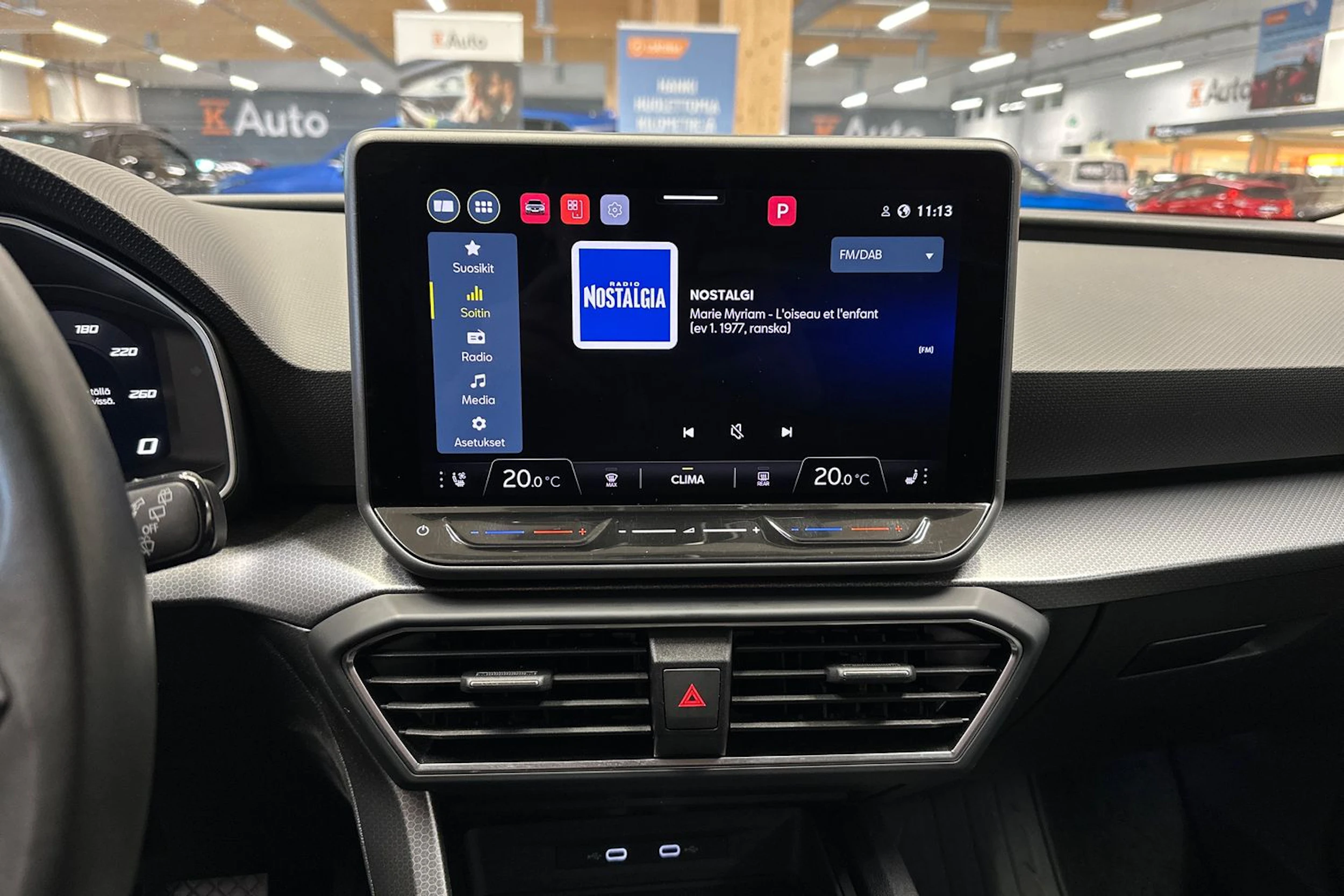 valkoinen SEAT Leon Sportstourer 2025 kuva 21.