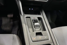 valkoinen SEAT Leon Sportstourer 2025 kuva 22.