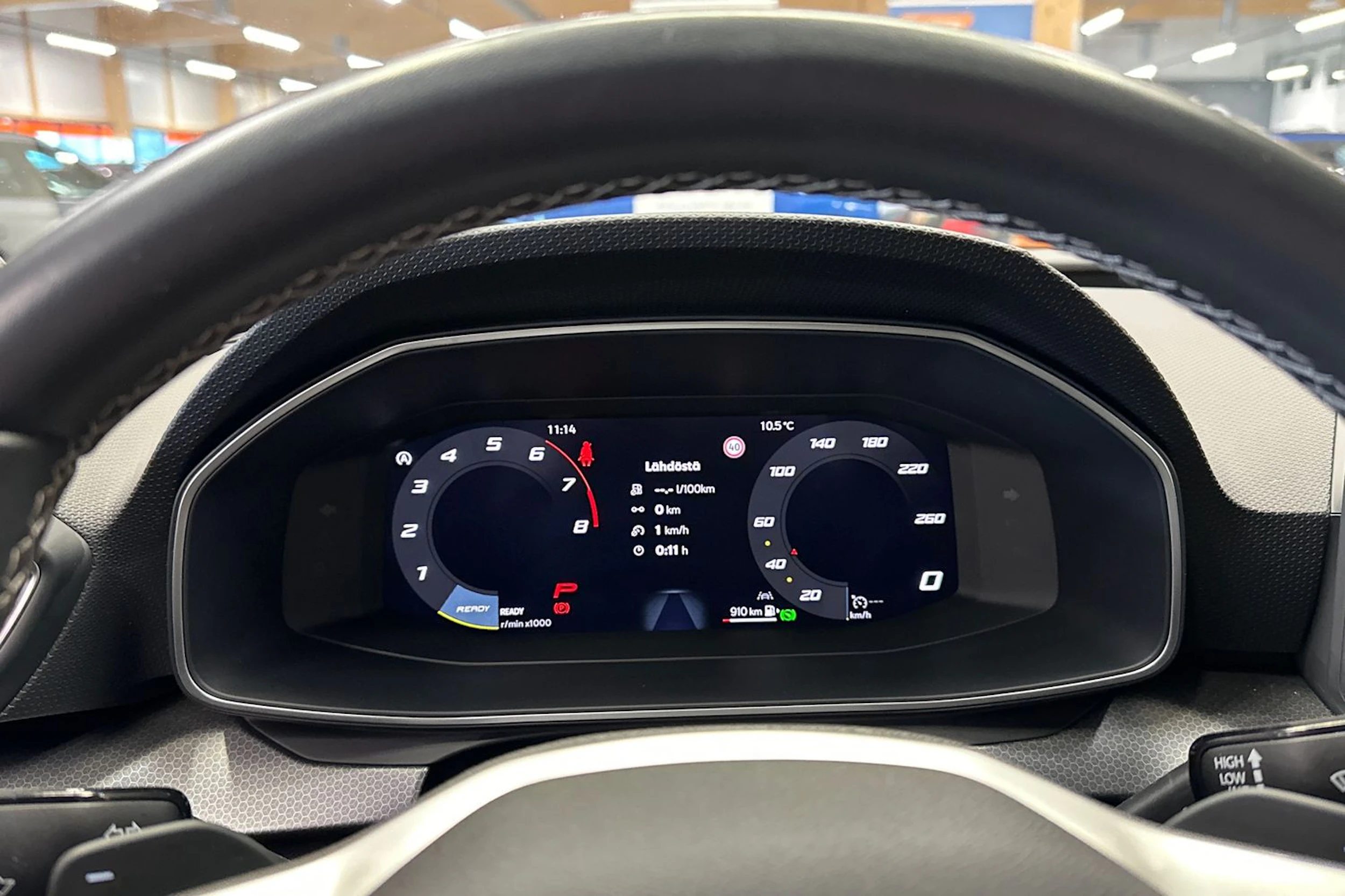 valkoinen SEAT Leon Sportstourer 2025 kuva 23.