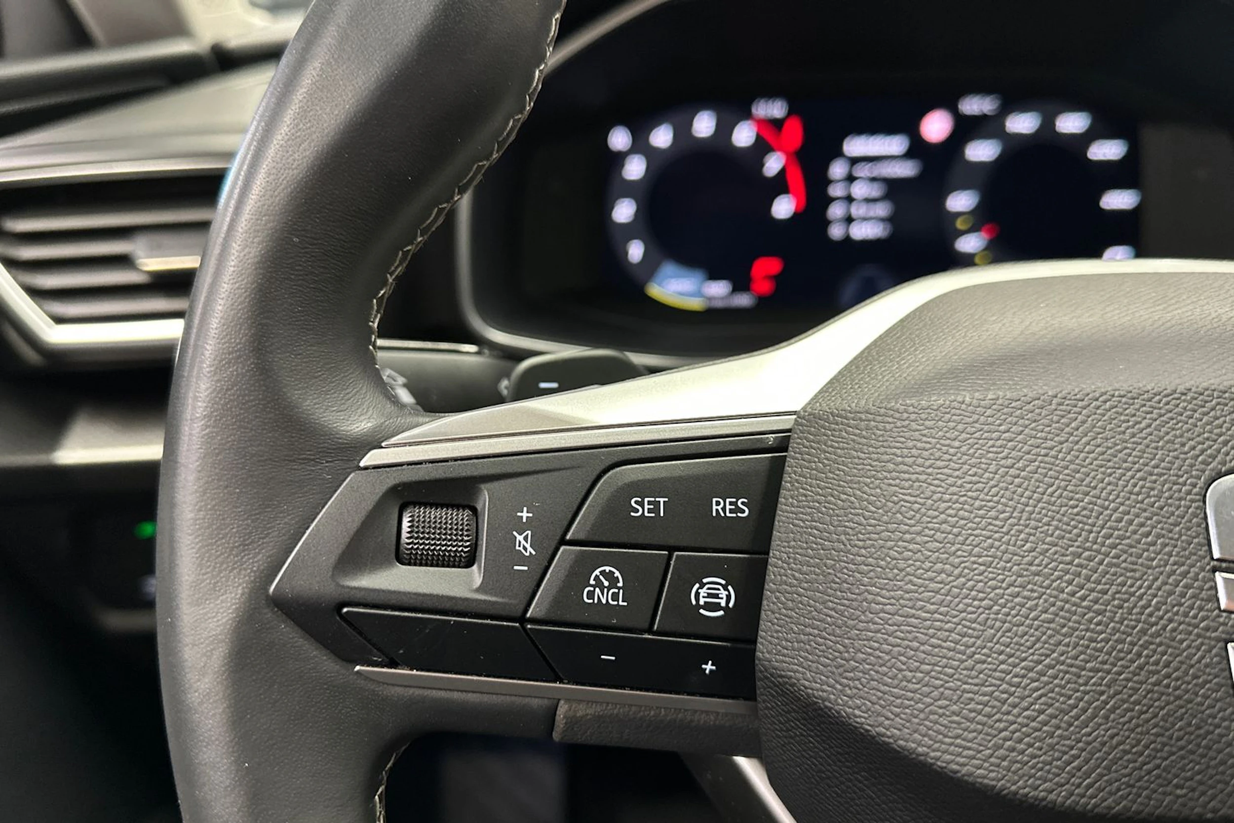 valkoinen SEAT Leon Sportstourer 2025 kuva 24.