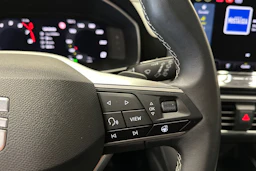 valkoinen SEAT Leon Sportstourer 2025 kuva 25.