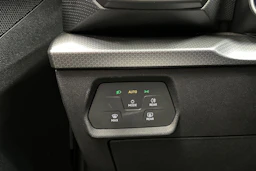 valkoinen SEAT Leon Sportstourer 2025 kuva 26.