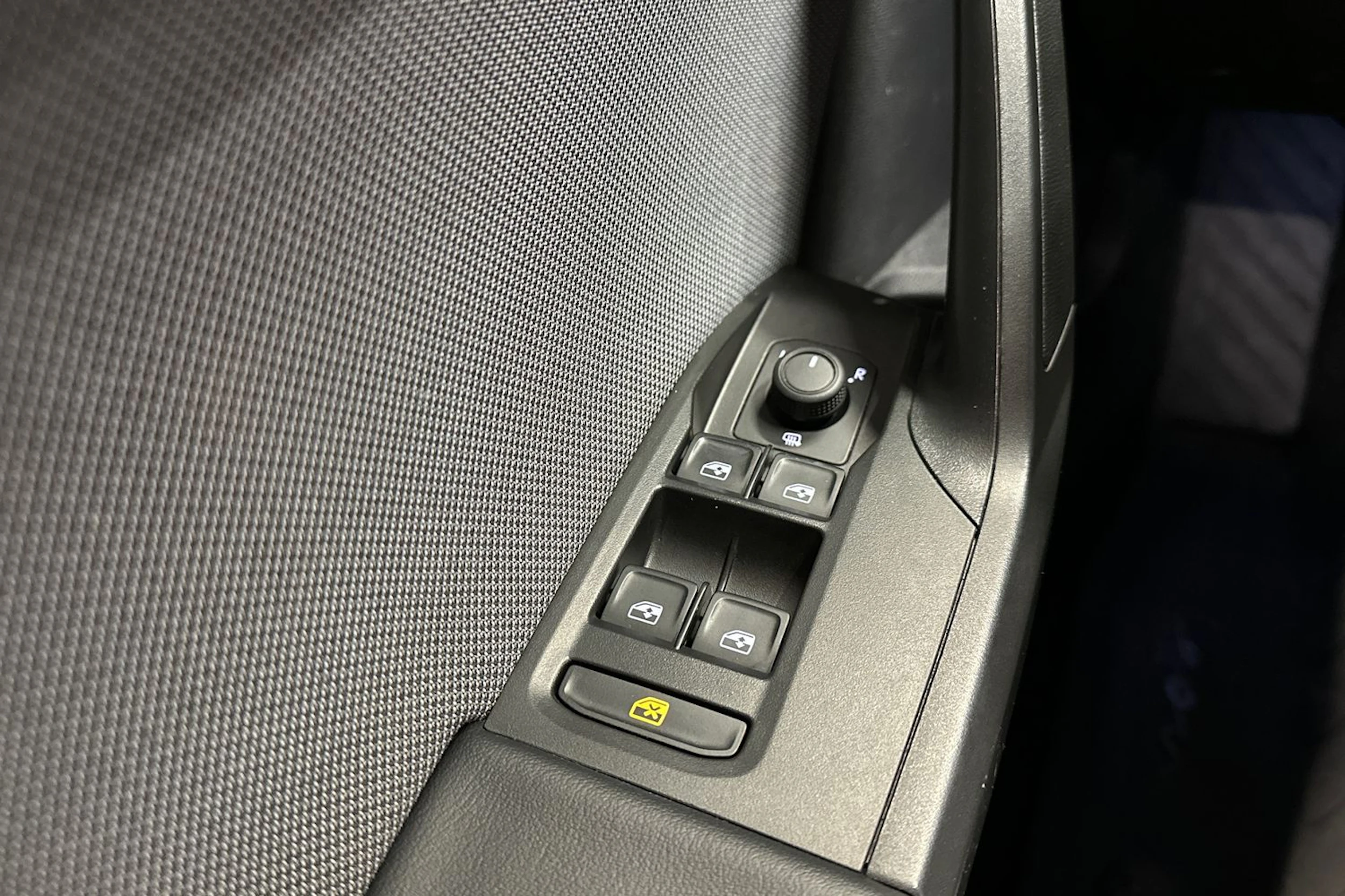 valkoinen SEAT Leon Sportstourer 2025 kuva 27.