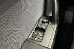 valkoinen SEAT Leon Sportstourer 2025 kuva 27.