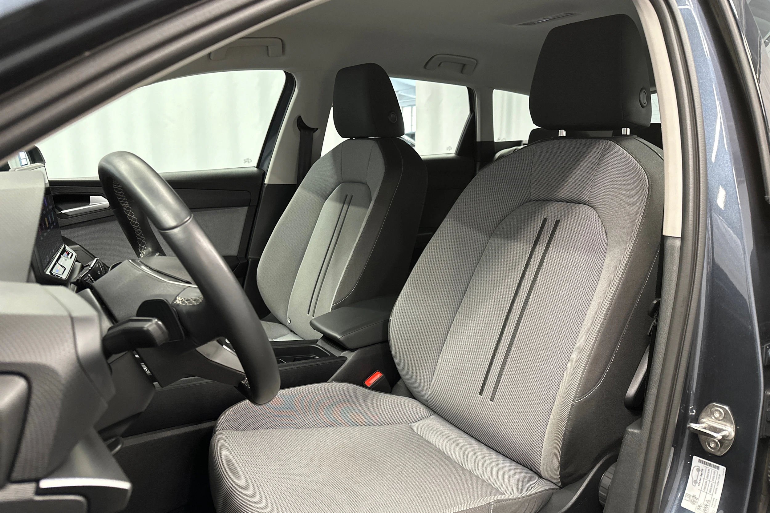 harmaa SEAT Leon Sportstourer 2025 kuva 27.