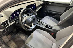 valkoinen SEAT Leon Sportstourer 2025 kuva 3.