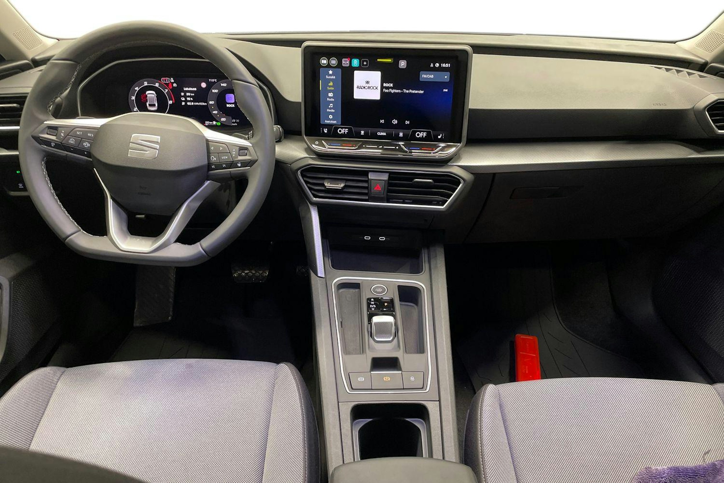 met. harmaa SEAT Leon Sportstourer 2025 kuva 7.