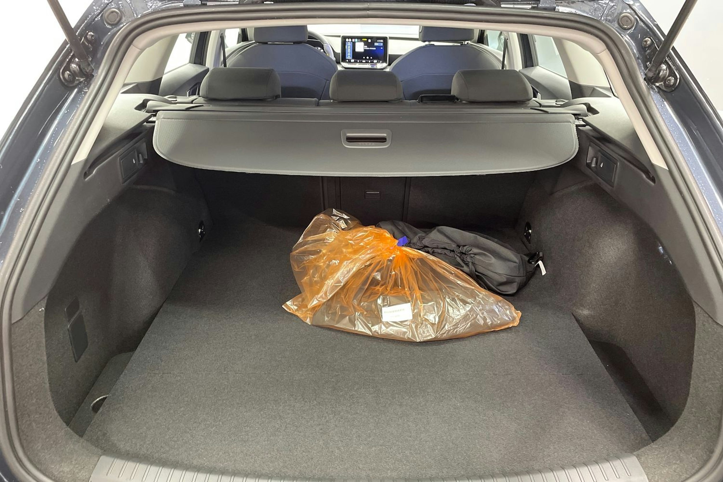 met. harmaa SEAT Leon Sportstourer 2025 kuva 13.