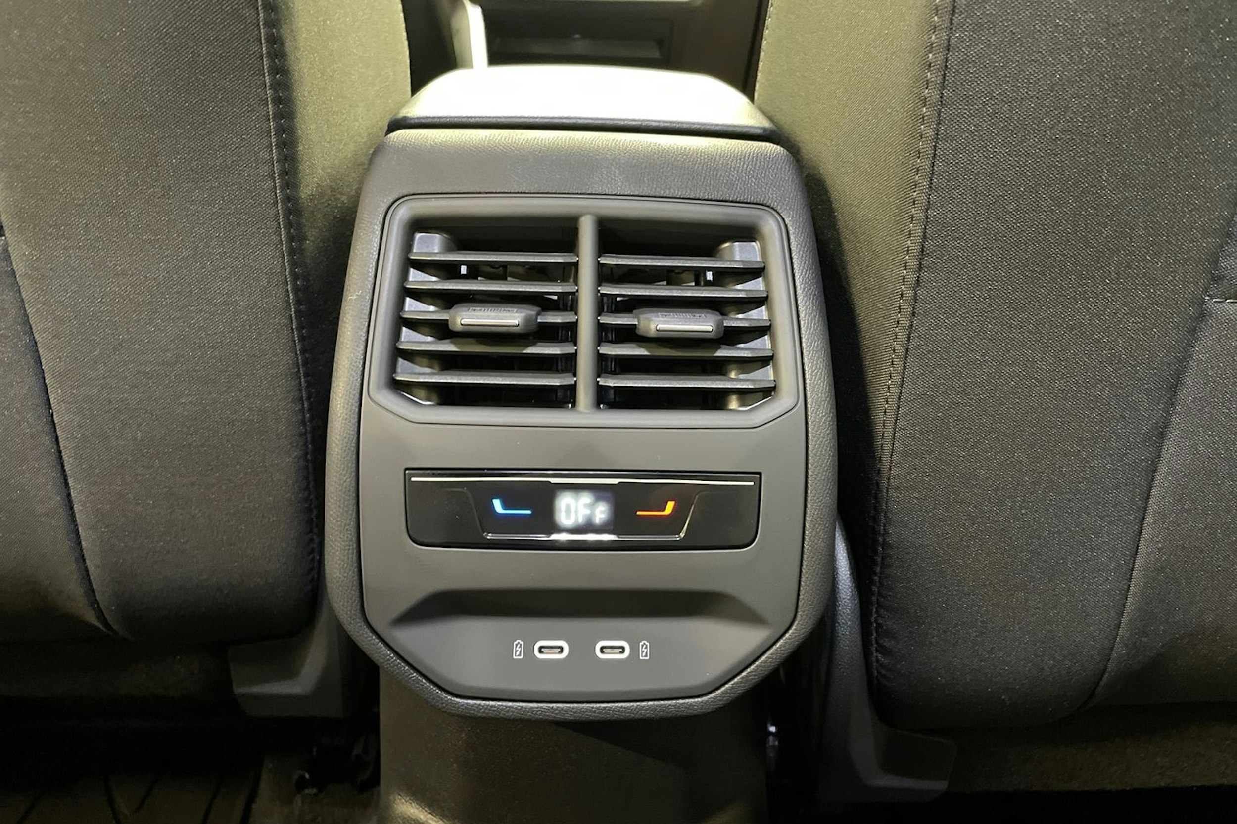 met. harmaa SEAT Leon Sportstourer 2025 kuva 14.