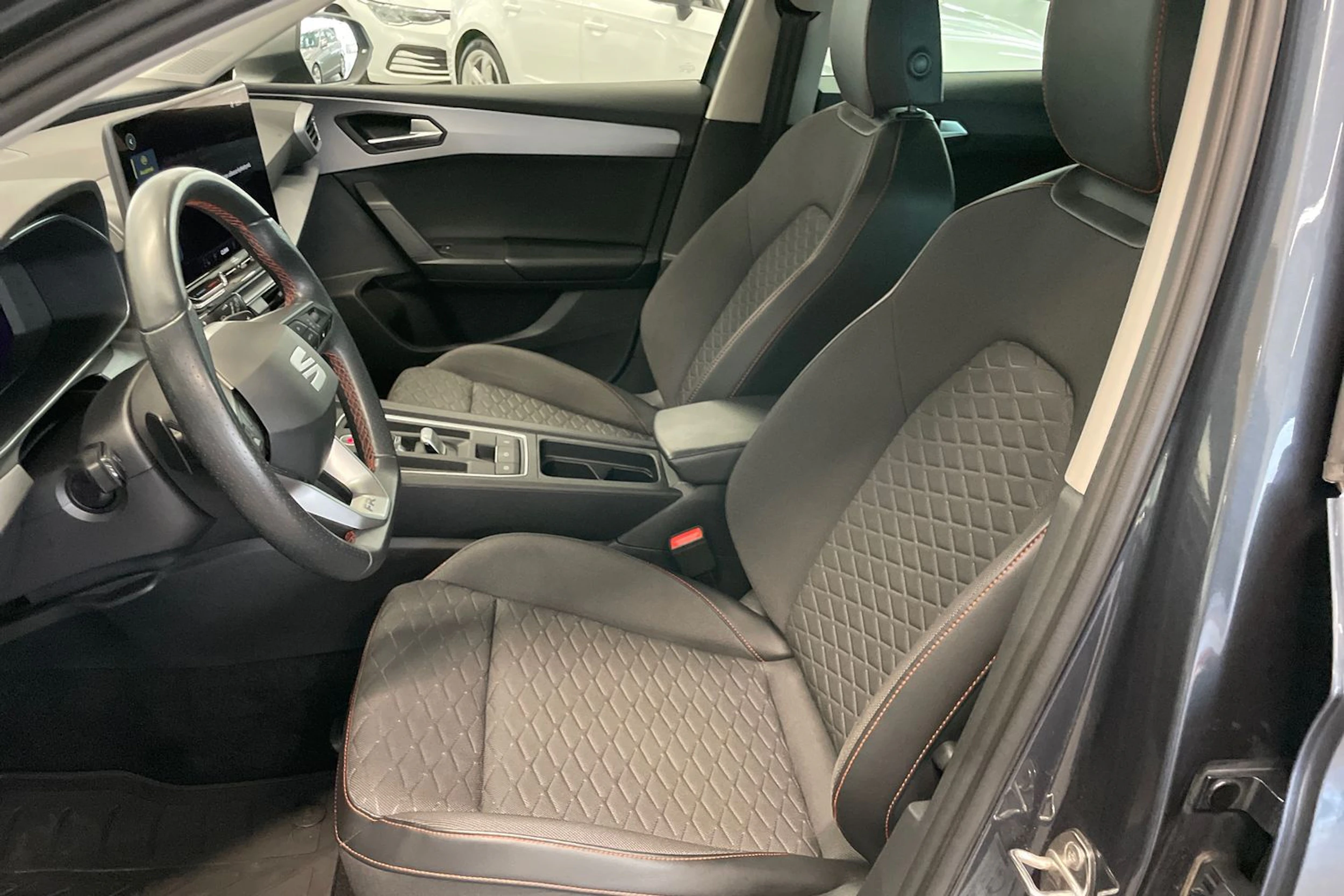 harmaa SEAT Leon Sportstourer 2025 kuva 18.