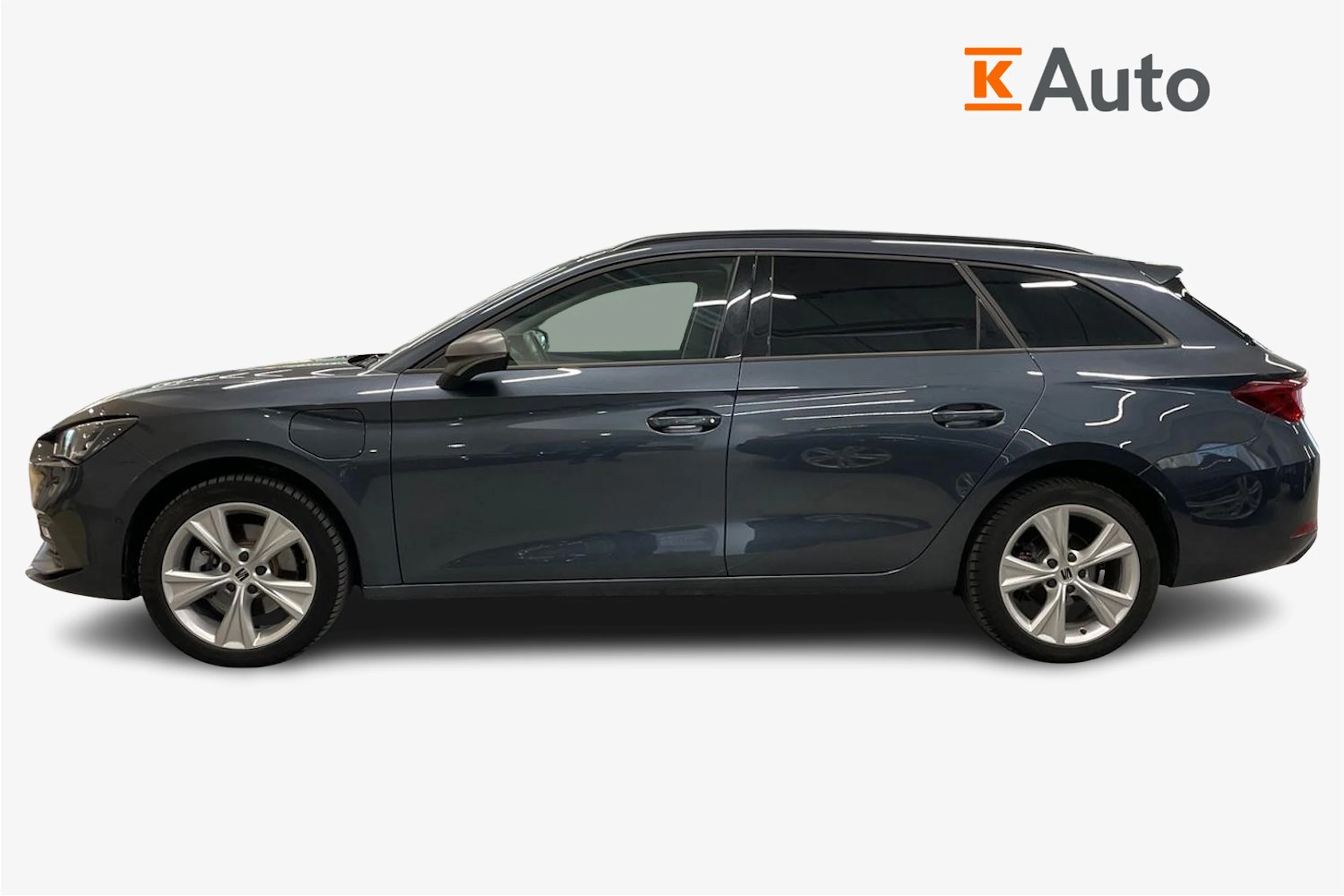 harmaa SEAT Leon Sportstourer 2025 kuva 5.