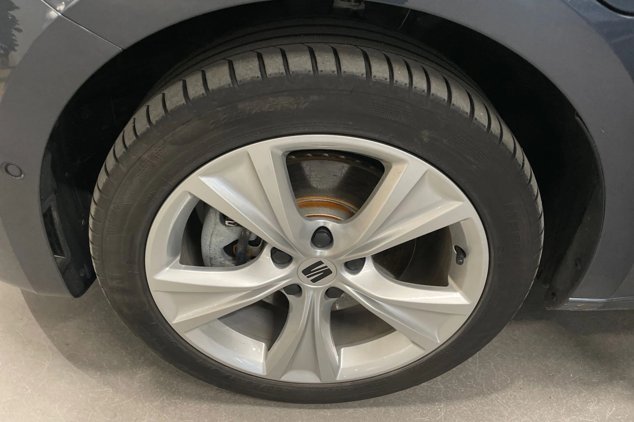 harmaa SEAT Leon Sportstourer 2025 kuva 10.