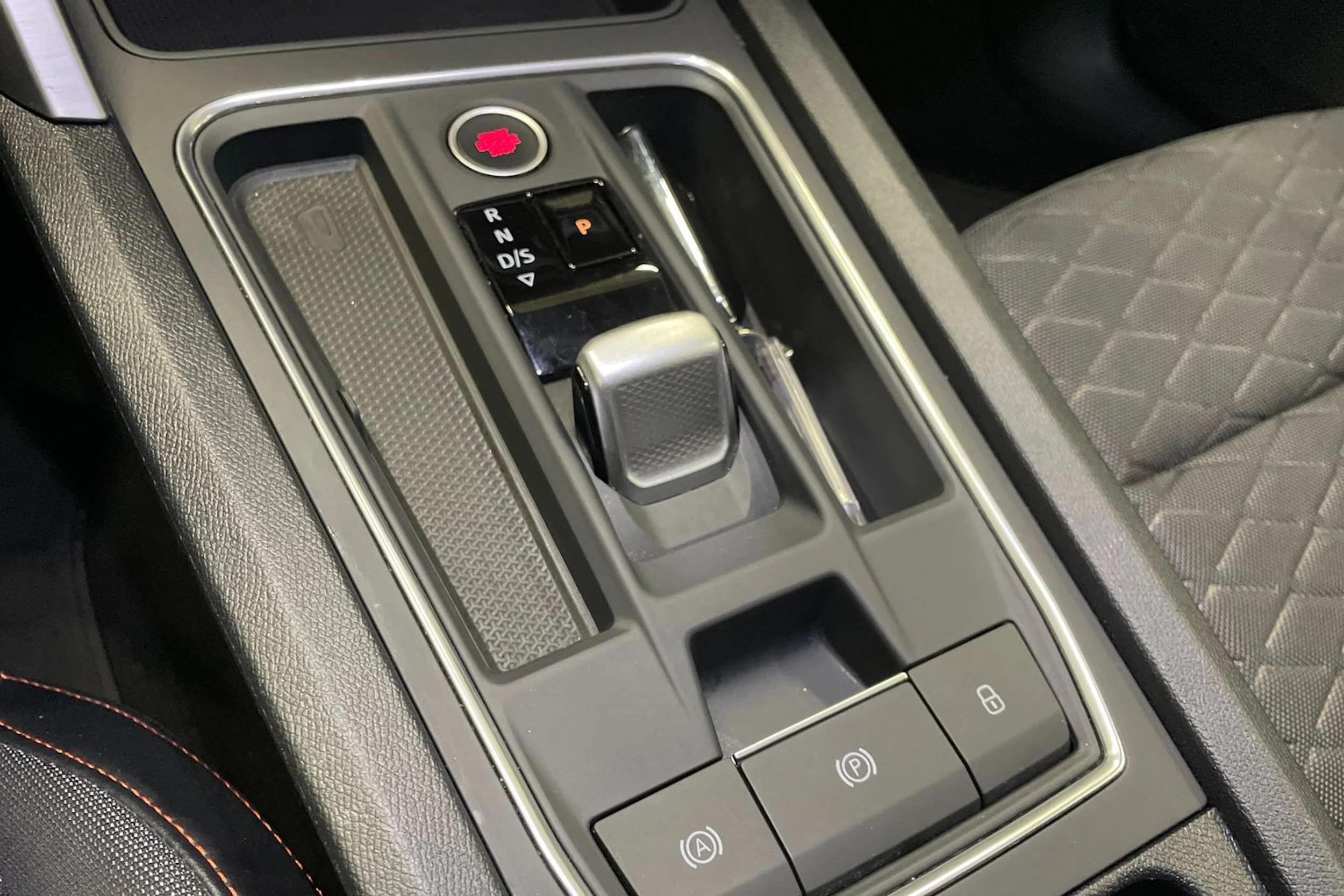 harmaa SEAT Leon Sportstourer 2025 kuva 14.