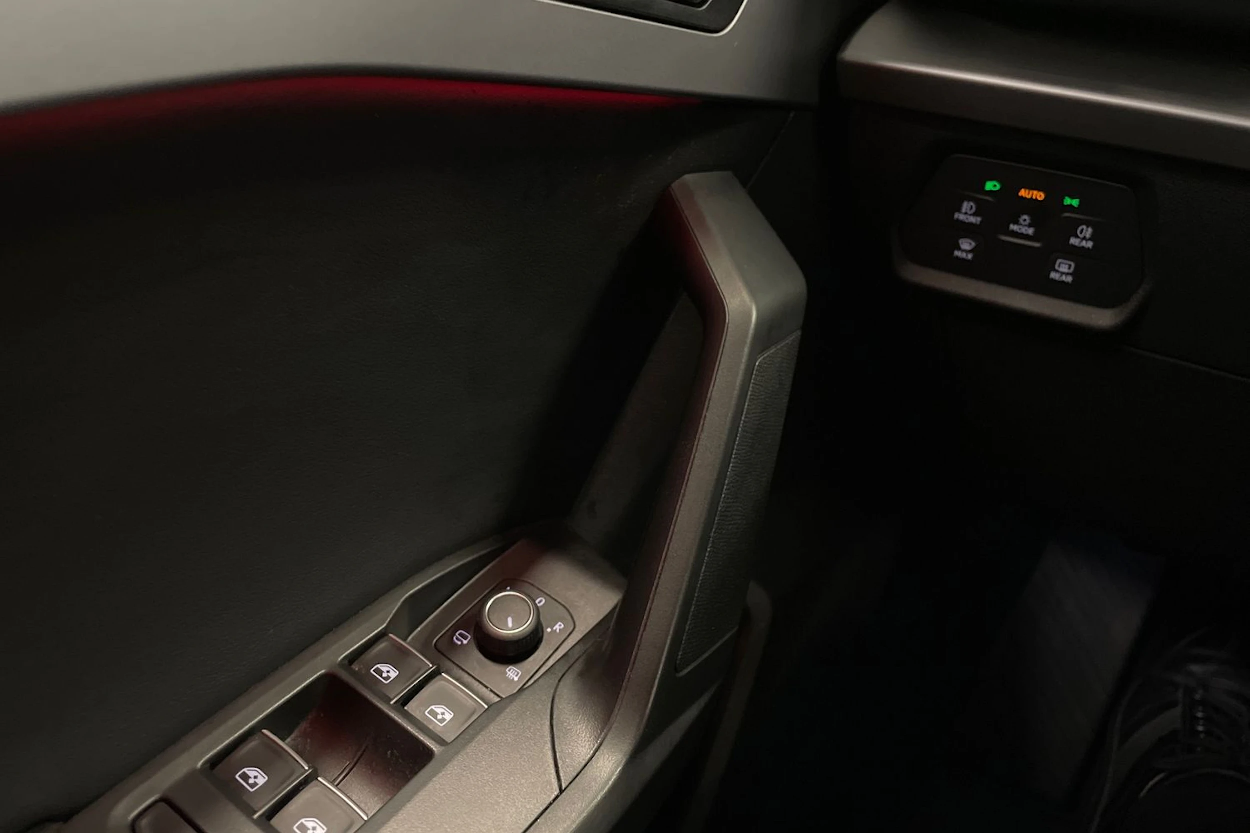 harmaa SEAT Leon Sportstourer 2025 kuva 27.