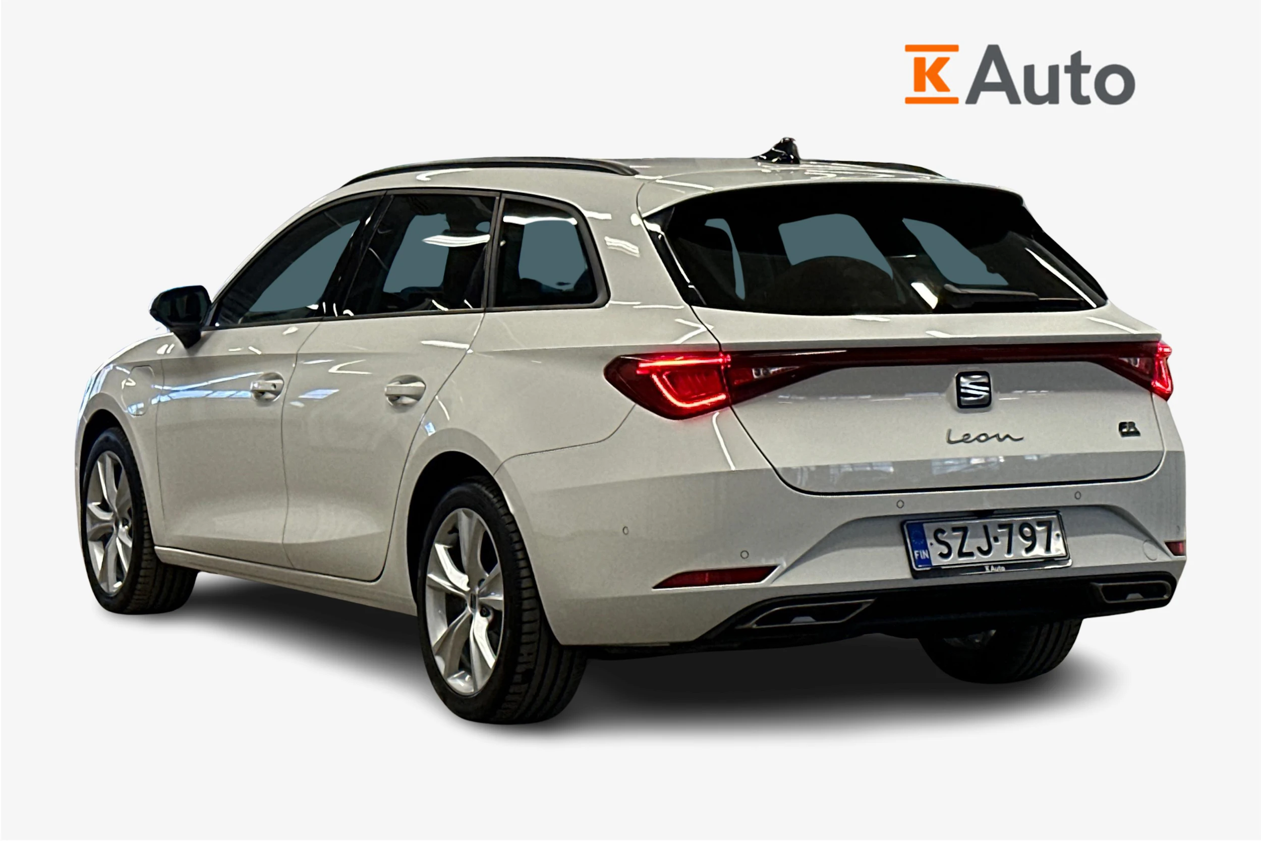 valkoinen SEAT Leon Sportstourer 2025 kuva 3.