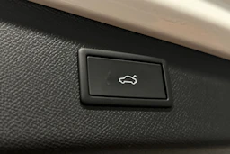 valkoinen SEAT Leon Sportstourer 2025 kuva 16.