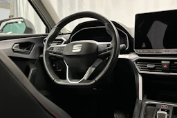 valkoinen SEAT Leon Sportstourer 2025 kuva 17.
