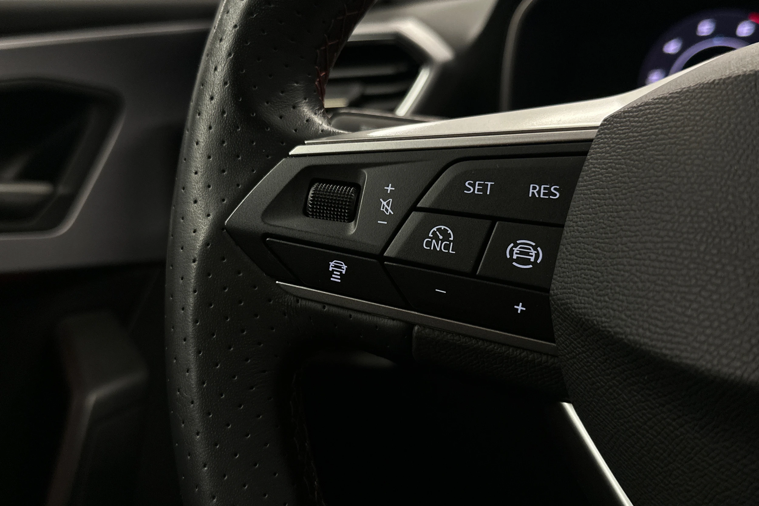 valkoinen SEAT Leon Sportstourer 2025 kuva 19.