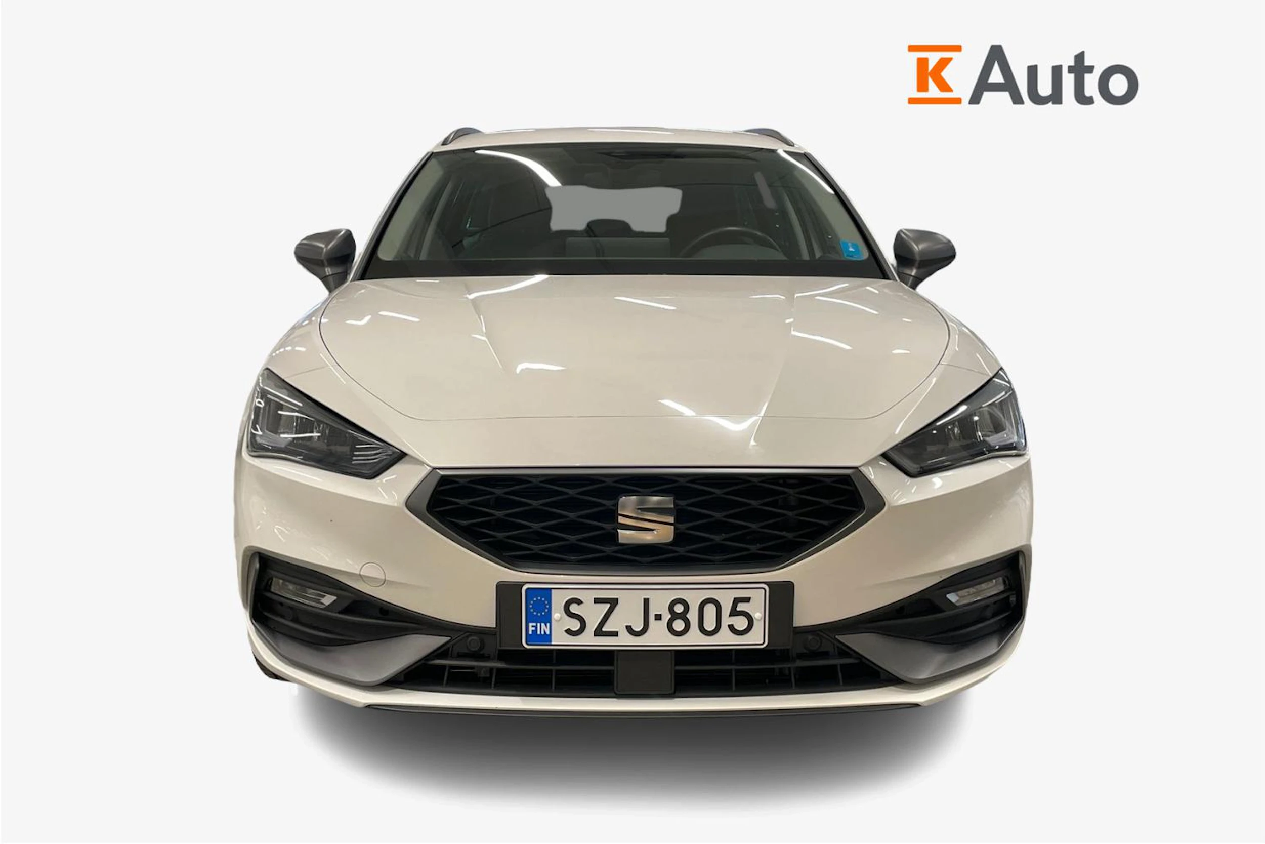 valkoinen SEAT Leon Sportstourer 2025 kuva 4.