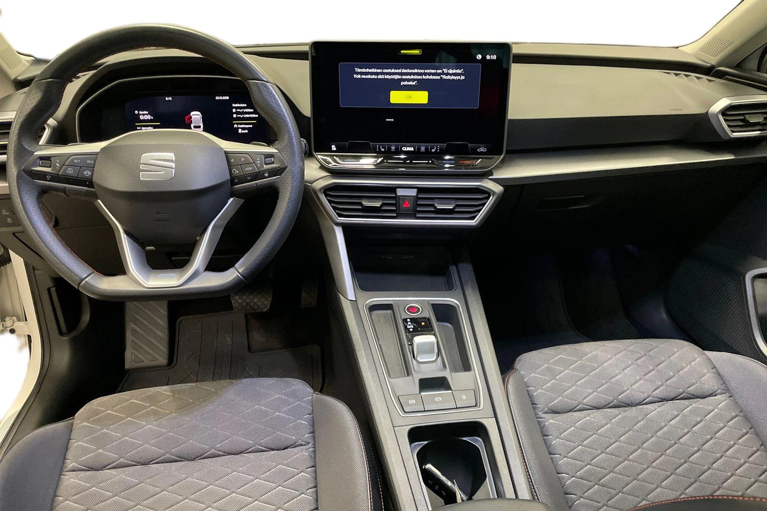 valkoinen SEAT Leon Sportstourer 2025 kuva 7.