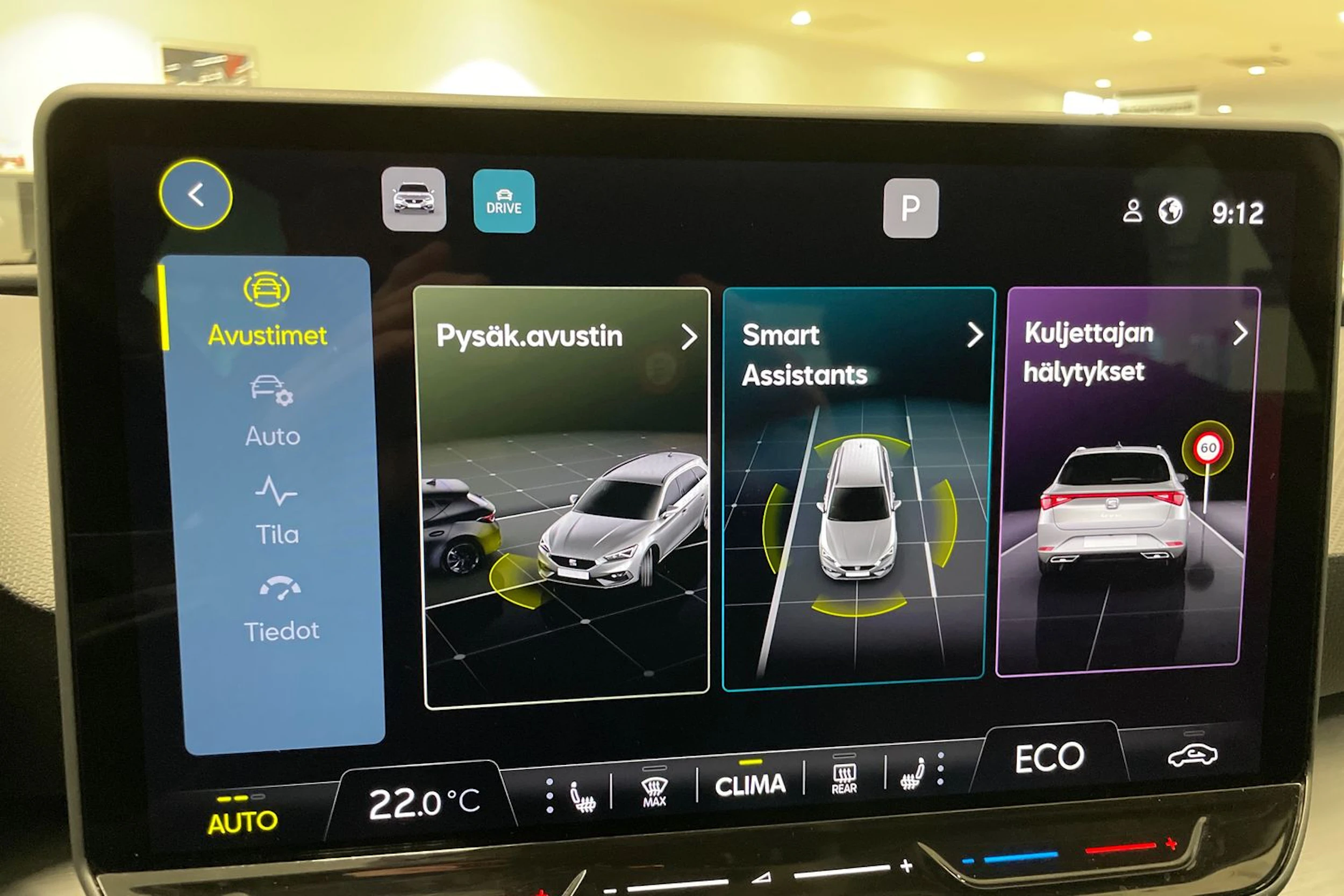 valkoinen SEAT Leon Sportstourer 2025 kuva 16.