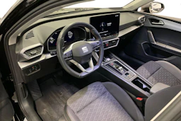 musta SEAT Leon Sportstourer 2025 kuva 6.