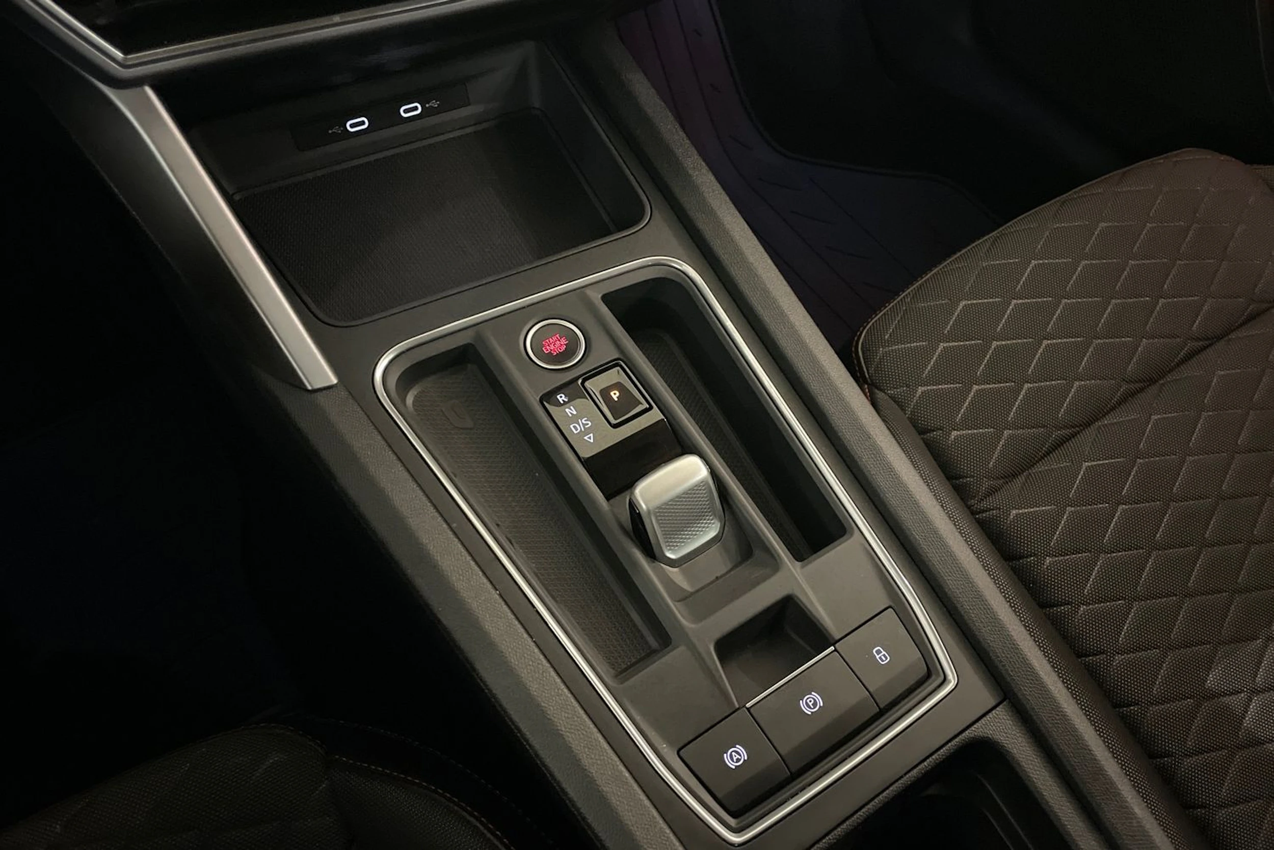 musta SEAT Leon Sportstourer 2025 kuva 19.
