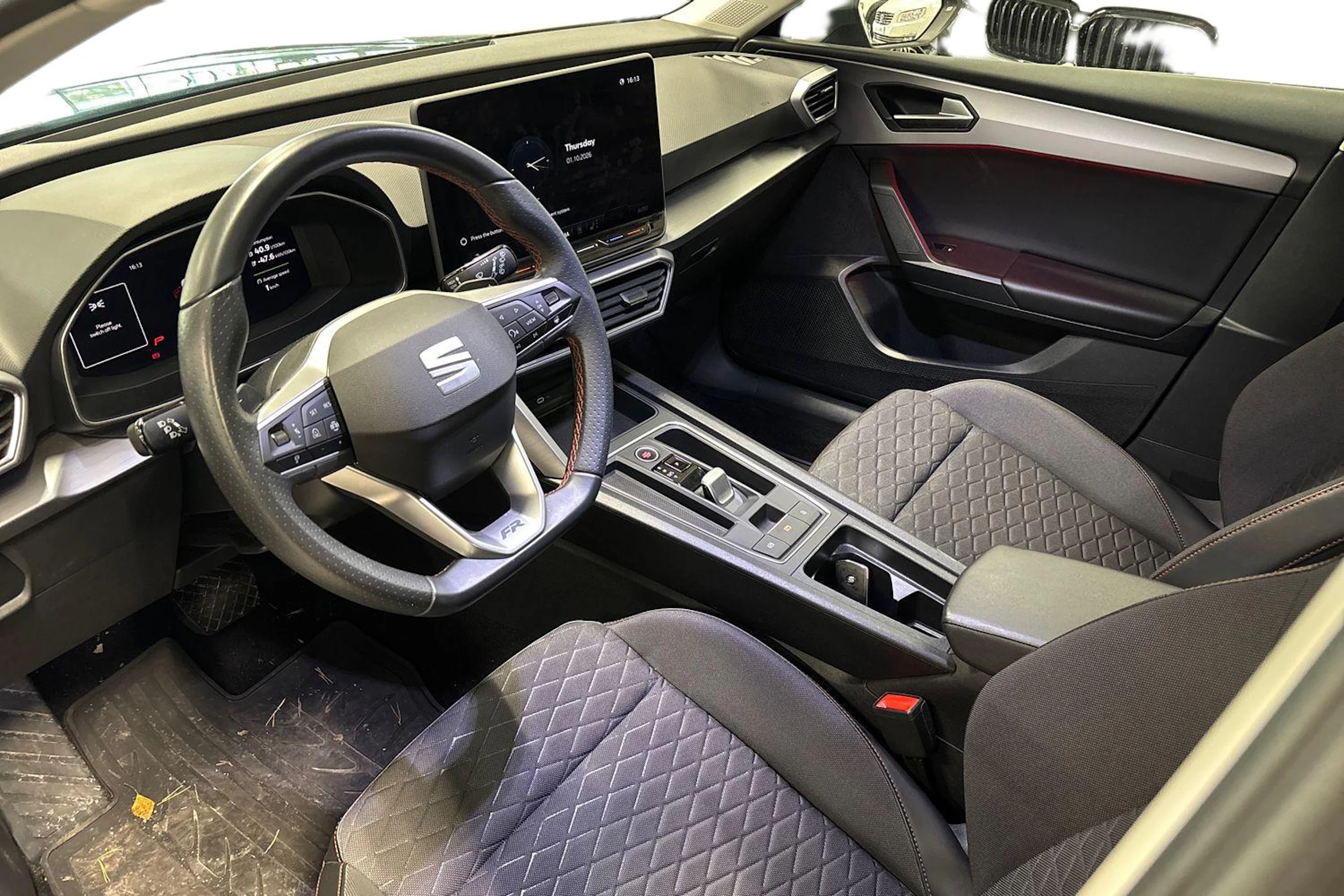 harmaa SEAT Leon Sportstourer 2025 kuva 3.