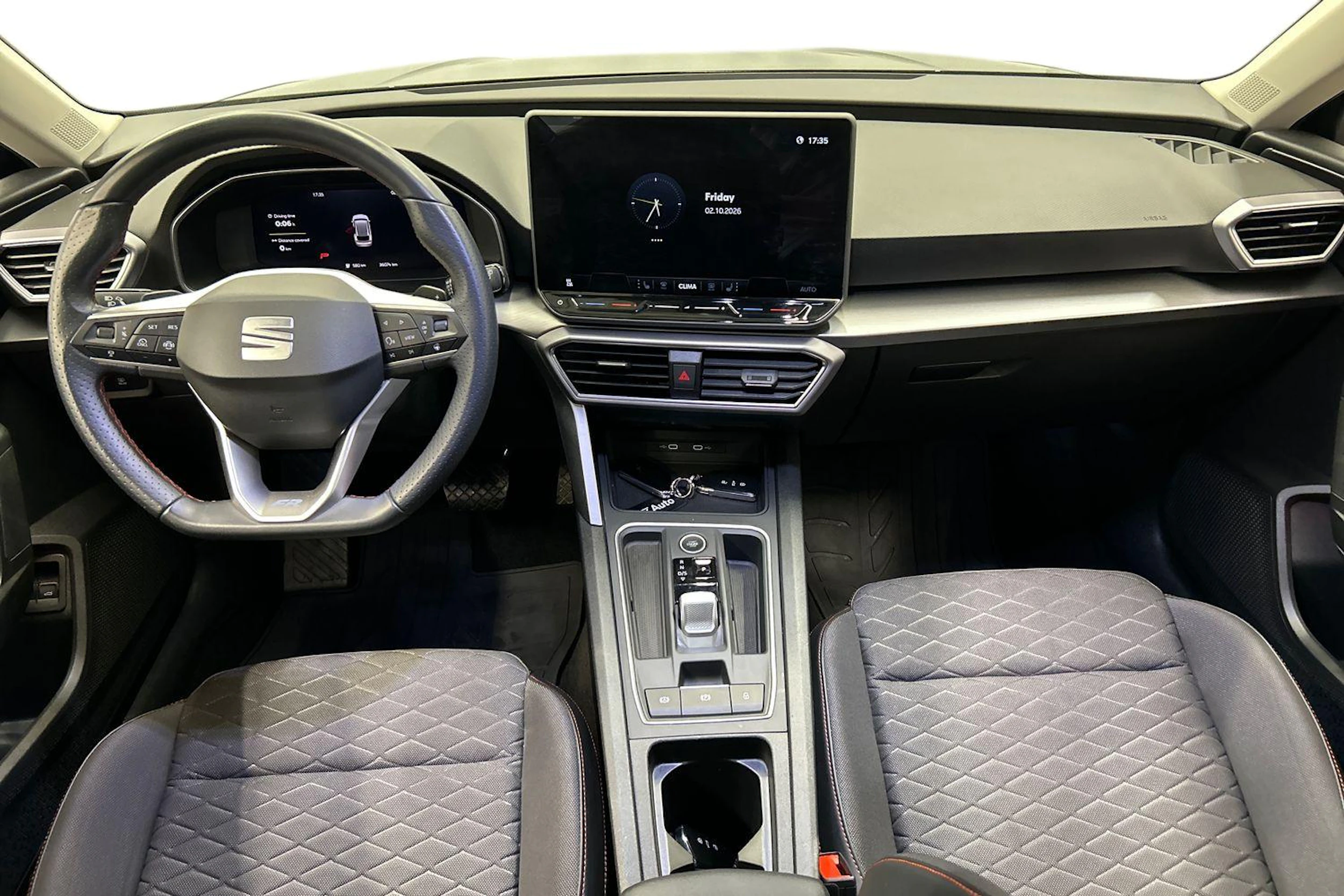 harmaa SEAT Leon Sportstourer 2025 kuva 7.