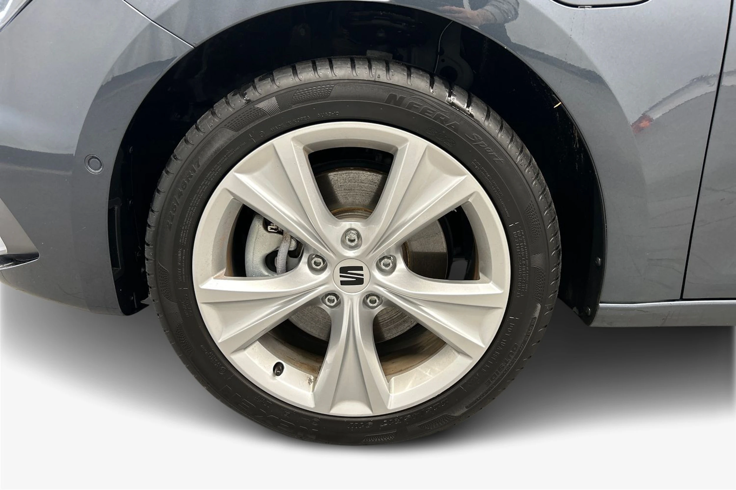 harmaa SEAT Leon Sportstourer 2025 kuva 9.
