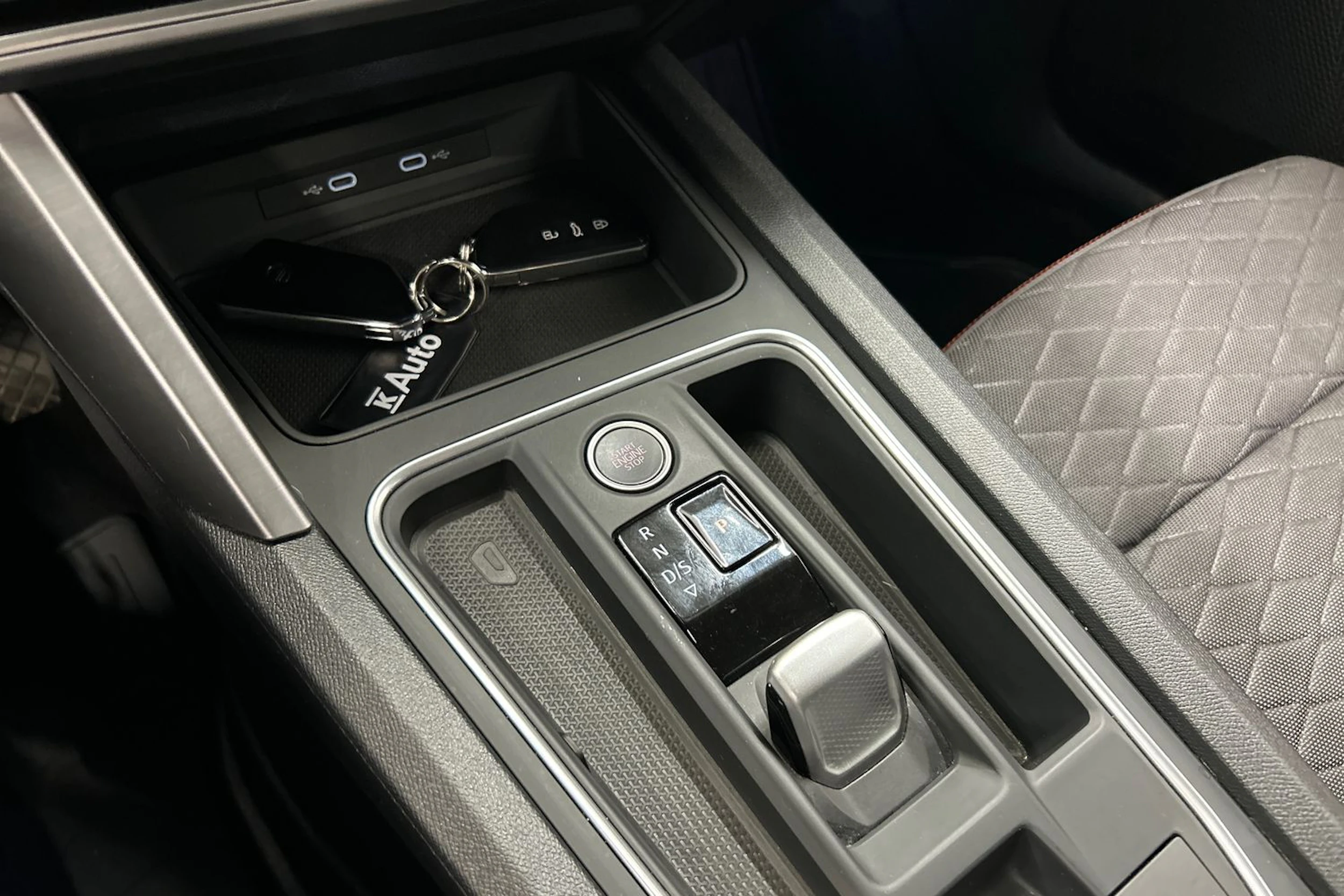 harmaa SEAT Leon Sportstourer 2025 kuva 24.