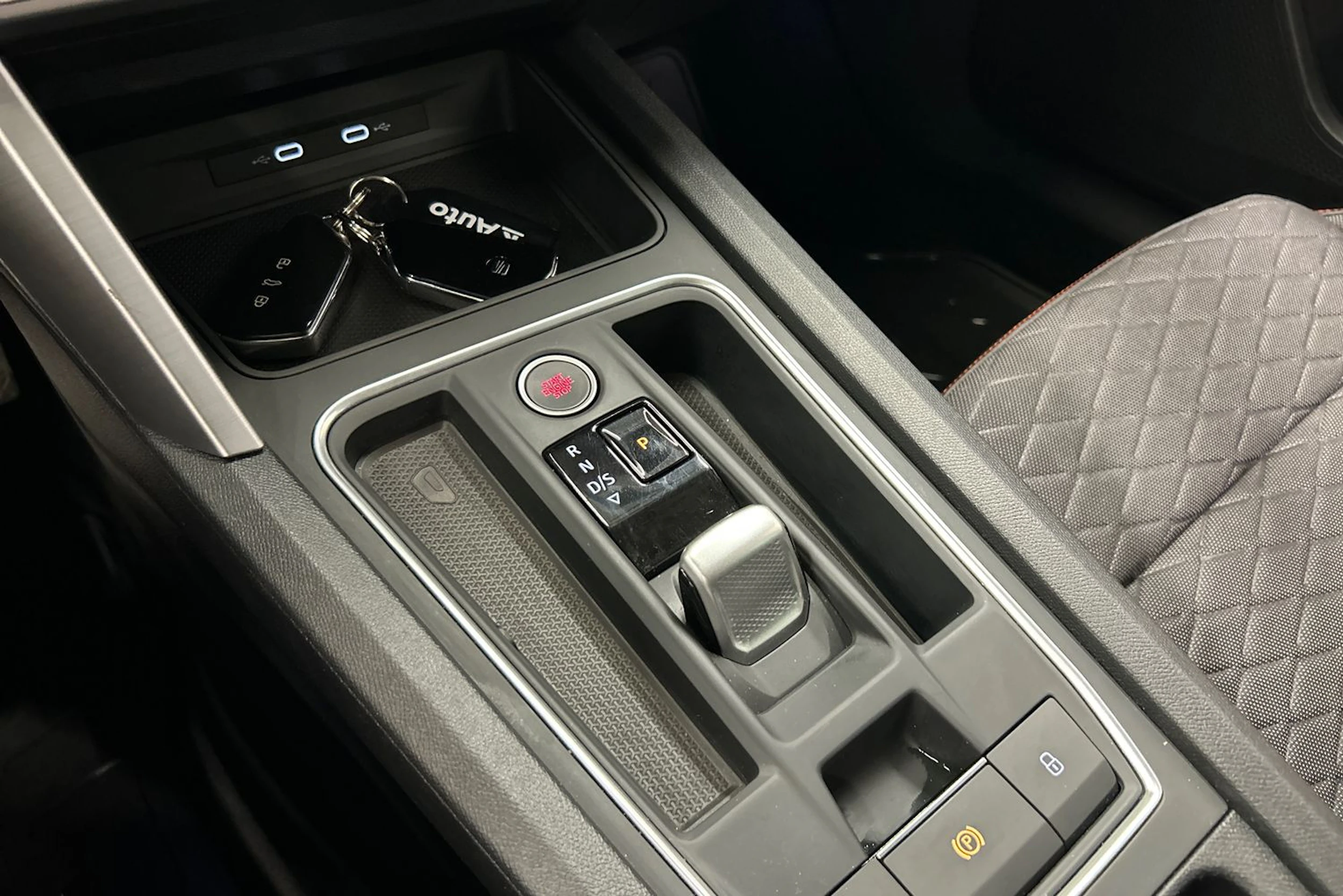 harmaa SEAT Leon Sportstourer 2025 kuva 24.