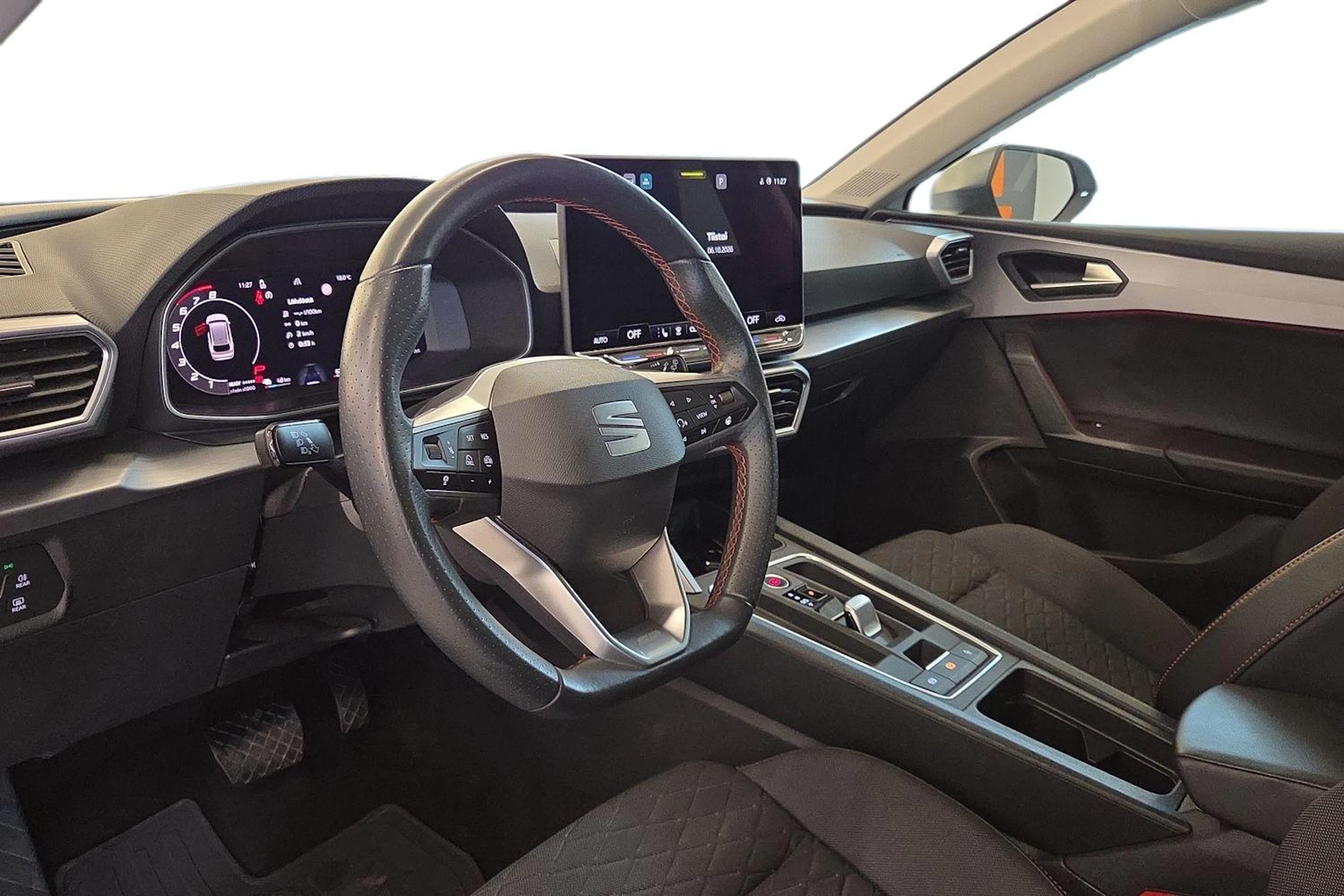 Valkoinen SEAT Leon Sportstourer 2025 kuva 6.