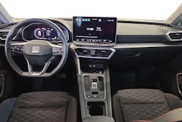 Valkoinen SEAT Leon Sportstourer 2025 kuva 7.
