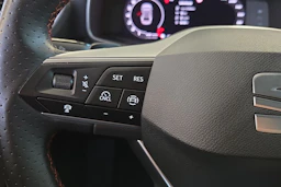 Valkoinen SEAT Leon Sportstourer 2025 kuva 12.