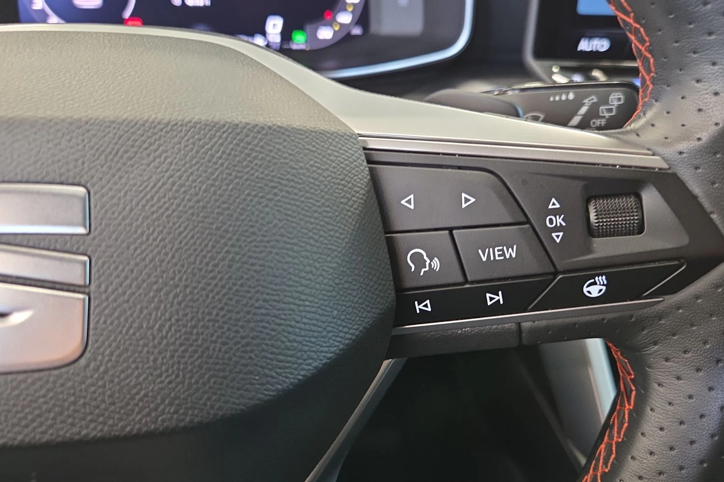 Valkoinen SEAT Leon Sportstourer 2025 kuva 13.